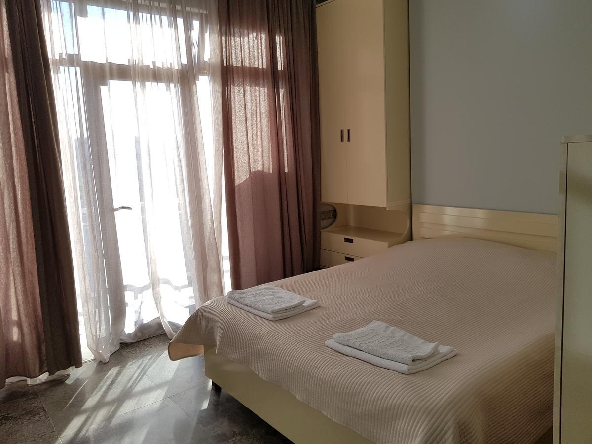 Apartament Gia Batumi Luaran gambar