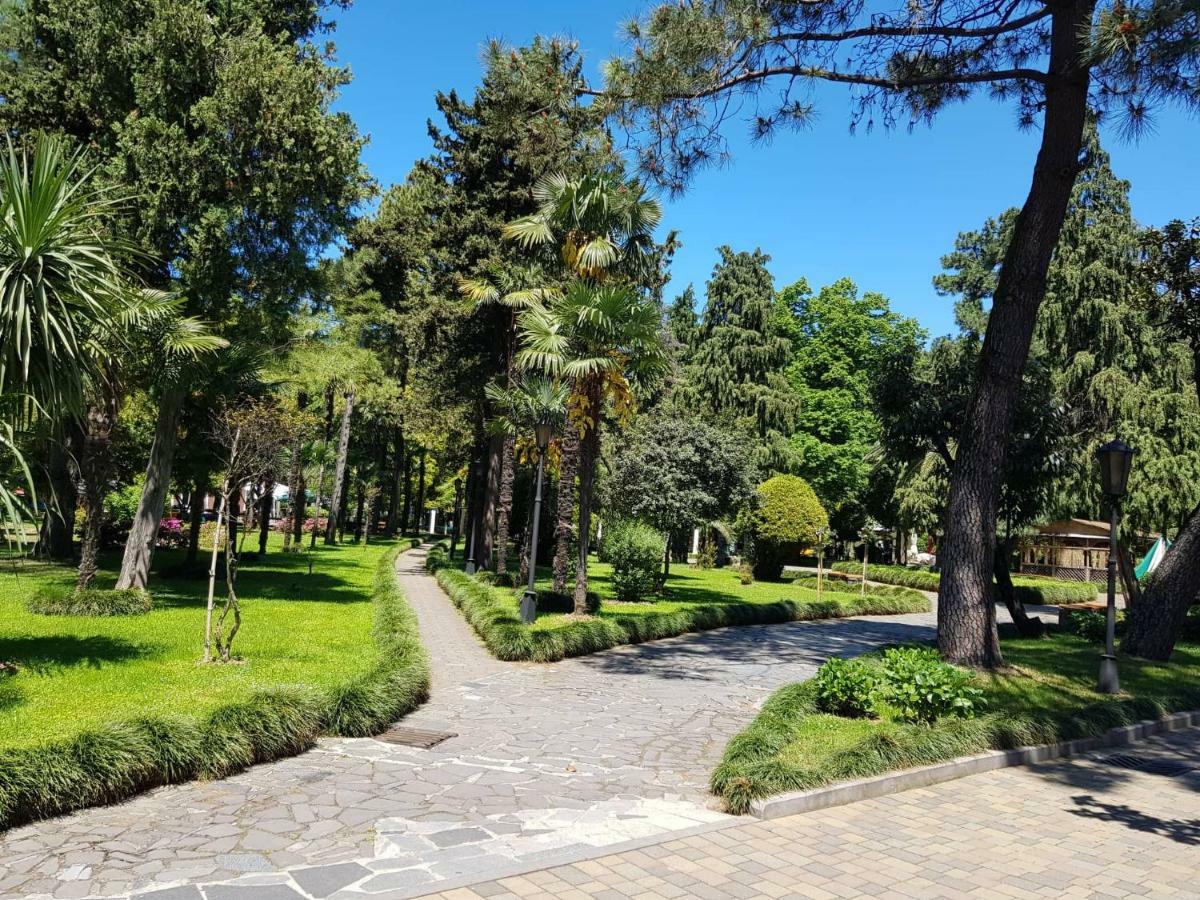 Apartament Gia Batumi Luaran gambar